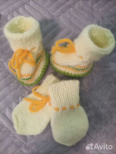 Пинетки, рукавички новые вязаные для новорожденных
