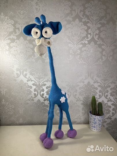 Вязаный жираф на каркасе, игрушка, декор