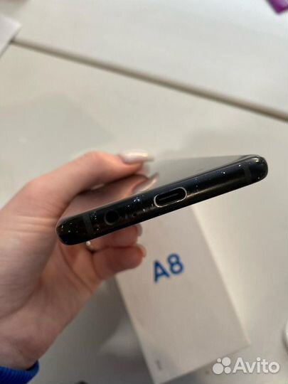 Samsung Galaxy A8 (2018), 4/32 ГБ