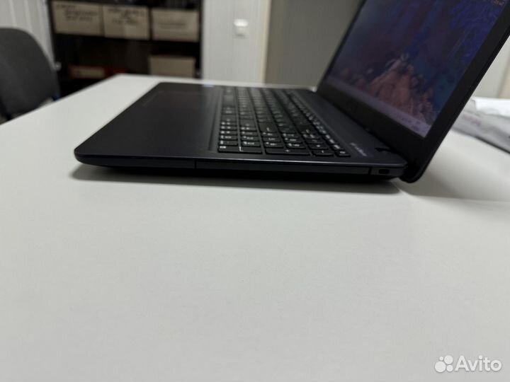 Asus VivoBook X543