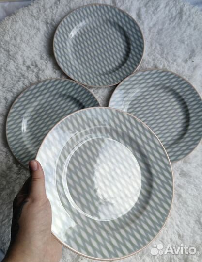 Тарелки фарфоровые набор новые
