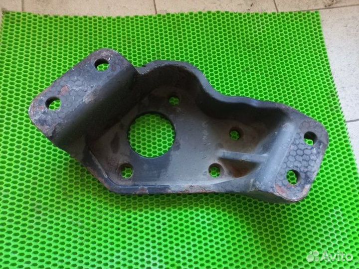 Кронштейн гура Камаз 5490 2018