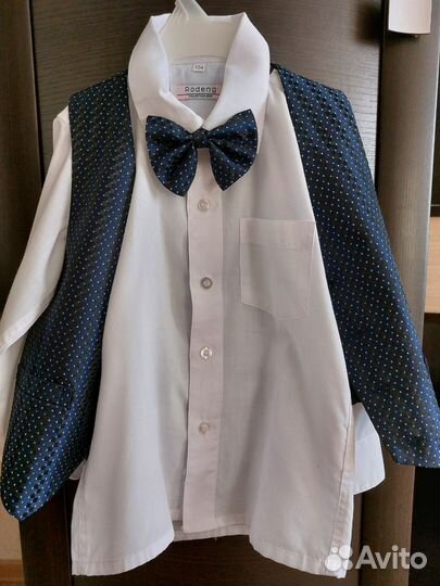 Белая рубашка, жилетка, бабочка р-р 104