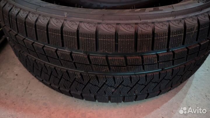 Triangle Snowlink PL02 265/50 R20