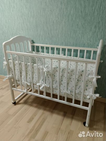 Матрац и бортики к детской кроватке