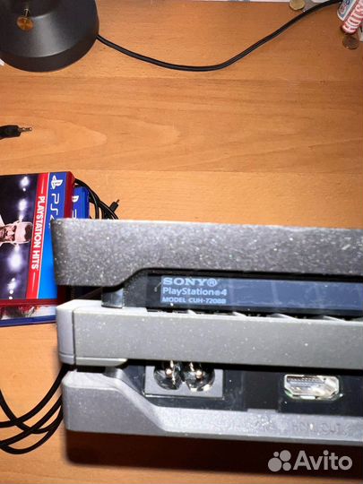 Продам PS4 pro (Last Of Us edition)