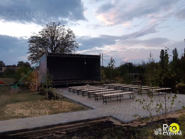 Разборная сцена из стали