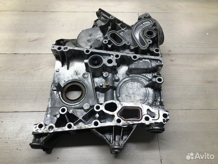 Передняя крышка двигателя Mercedes Sprinter W906