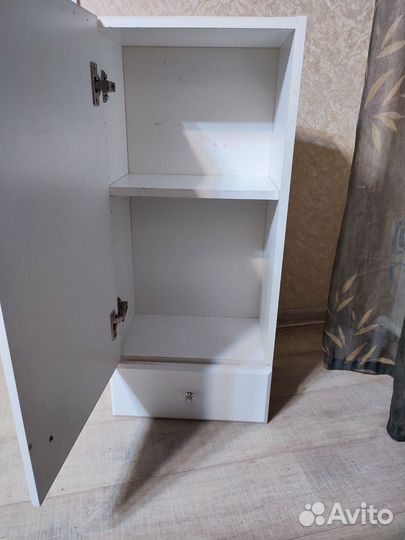 Шкафчик пенал в ванную