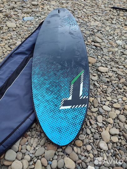 Доска и плавник для виндсерфинга Tabou Manta