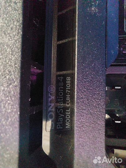 Sony PlayStation 4 pro (1 Tb) + Зарядная станция