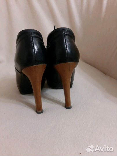 Ботильоны кожаные 38 р