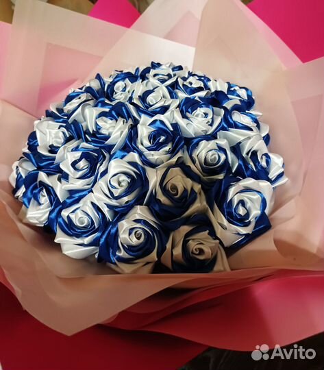 Розы из атласных лент