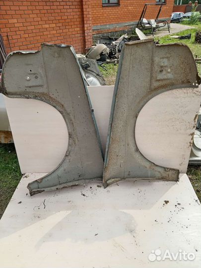 Крылья передние на Фольксваген гольф 2