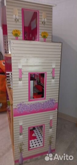 Большой кукольный домик