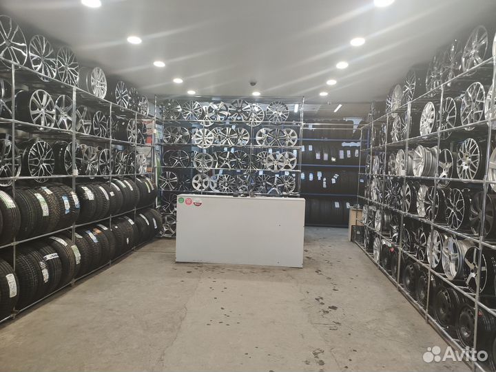 Westlake SU318 255/50 R19 107V