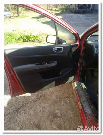 Peugeot 307 1.6л. 2002 год (разбор по запчастям)