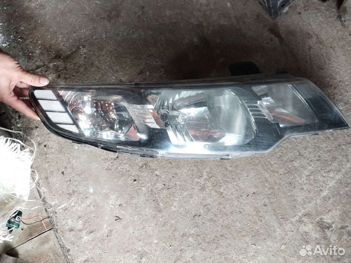 Kia cerato 2012 фара правая