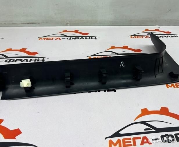 Накладка на порог салона передняя правая Peugeot