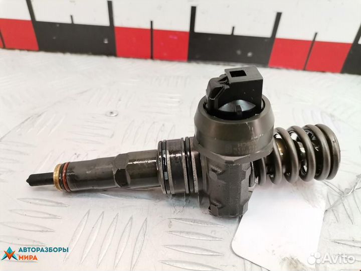 Форсунка Volkswagen Golf 4 2004 038130073AG