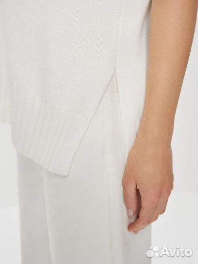 Жилет новый белого цвета zarina