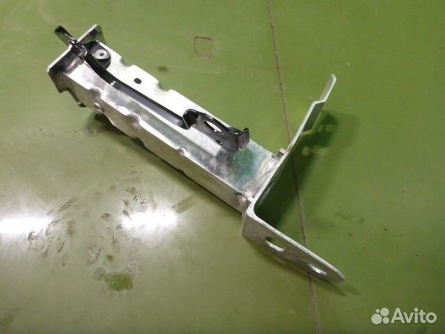 Кронштейн усилителя переднего бампера правый Toyota Rav-4 с 2019г