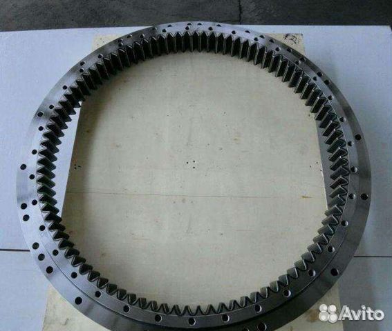 Опорно-поворотный круг ZX200-3, 9260971