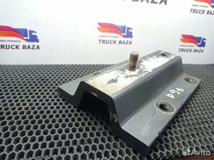 1433369 Проставка кронштейна топливного бака