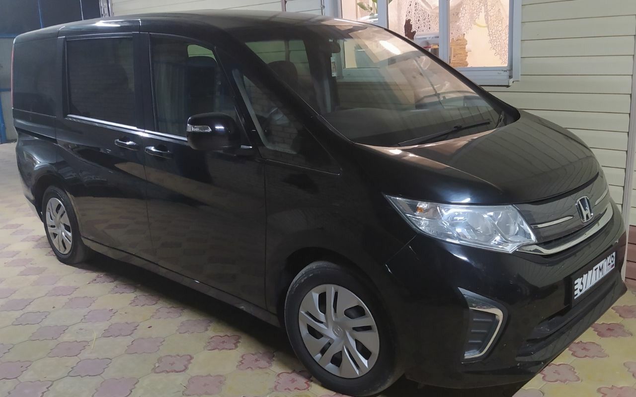 Honda Stepwgn: фото владельца