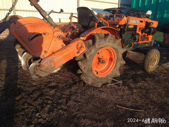 Мини-трактор Kubota B7100, 2002