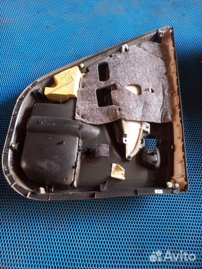 Обшивка карта двери задняя правая Toyota Corolla