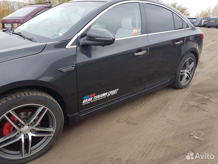 Пороги - Накладки Шевроле Круз RS 