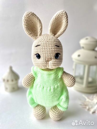 Заяц вязаный амигуруми ручной работы
