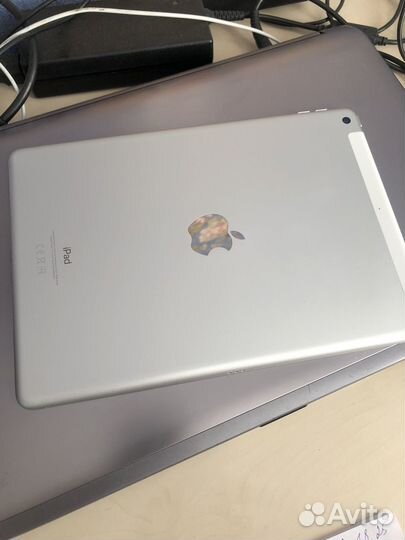 Apple iPad 7 10.2” 128GB Wi-Fi + LTE