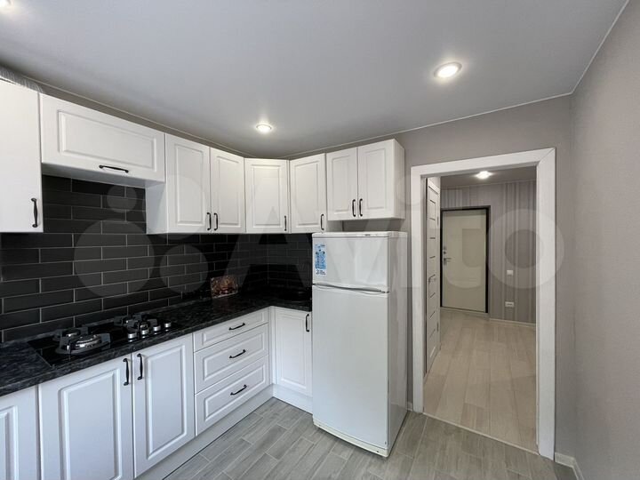 2-к. квартира, 54 м², 1/4 эт.