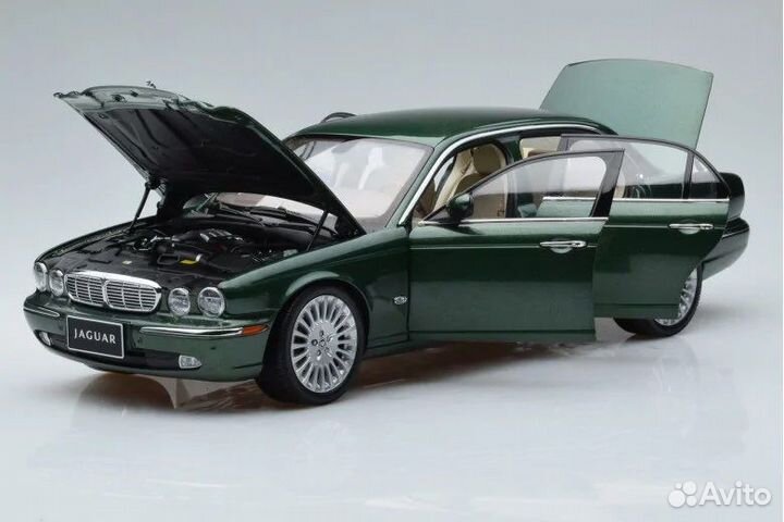 Jaguar XJ6 (X350) Racing Green 1/18 Almost Real