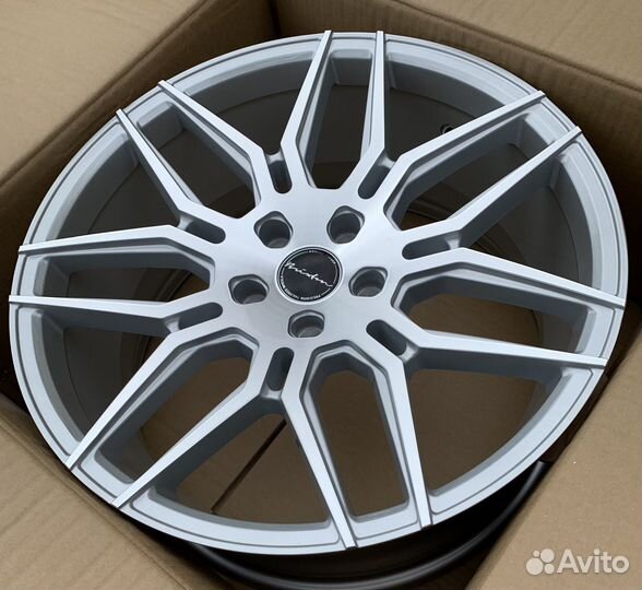 Зимние колеса на Toyota Camry Тойота Камри R18