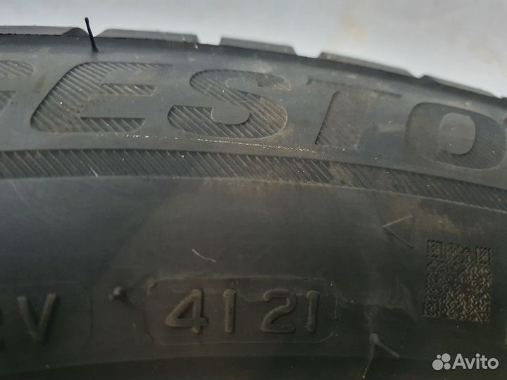 Bridgestone Blizzak LM-001 285/45 R21
