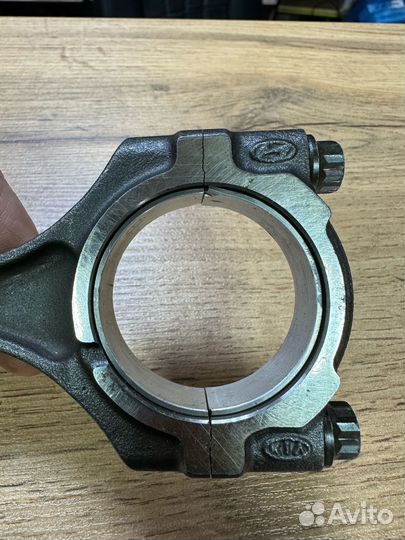 Шатун 235102B010 Hyundai Kia