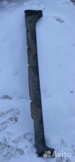 Накладка порога наружная Nissan Primera P12