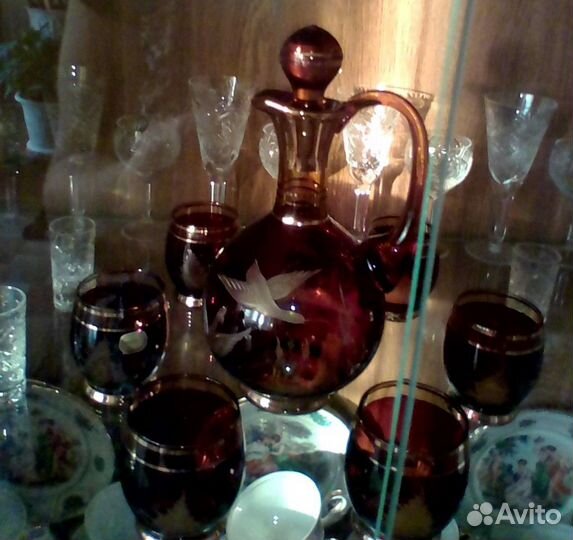 Статуэтки фарфоровые. Сервизы