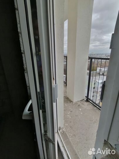 Дверь пластиковая, балконный блок