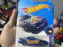 Крепление к стене hot wheels