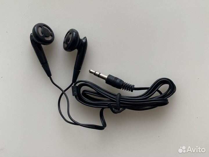 Наушники AirPods футляр