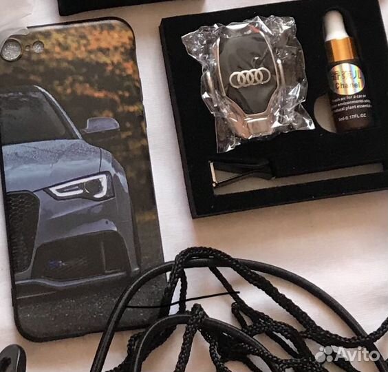 Чехол на айфон с логотипом Ауди