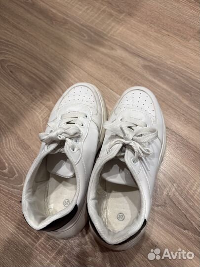 Кроссовки женские 37-38 размер