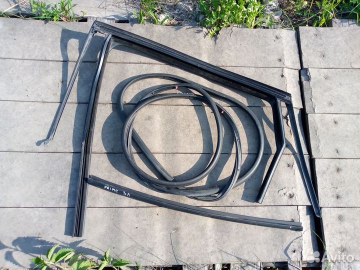 Уплотнитель Kia Sorento Prime 3