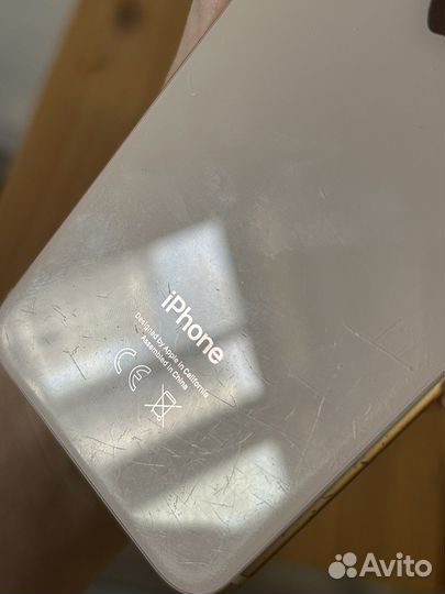 Телефон iPhone 8