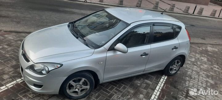 Hyundai i30 1.4 МТ, 2009, 298 932 км