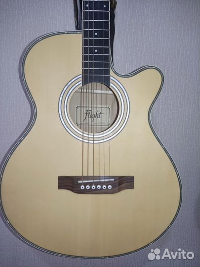 Акустическая гитара